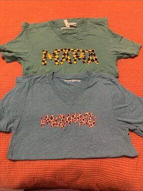 Custom Boutique Mama Graphic V-Neck Tees - Teal & Blue